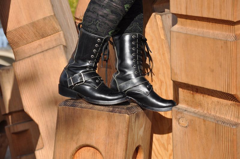 Everyday Fluevogs | August 24, 2012