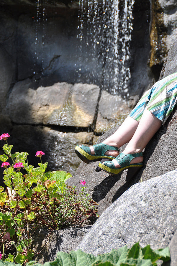 Everyday Fluevogs | August 25, 2012