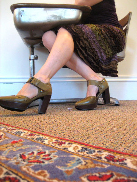 Everyday Fluevogs | November 18, 2010