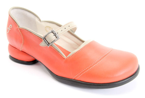 Spring '11 Sneak Preview: Fellowship Sandra