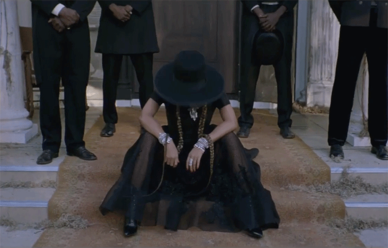 Beyonce  in The Seraphina!