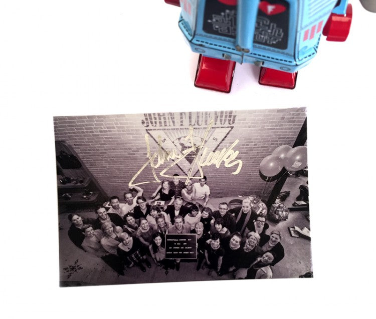 Pose for the Fluevog Day Class Photo at 6:15pm!