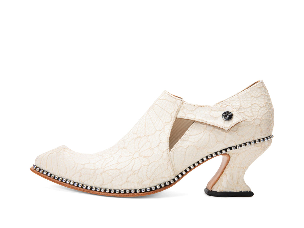 off_white_lace - Profile Outside