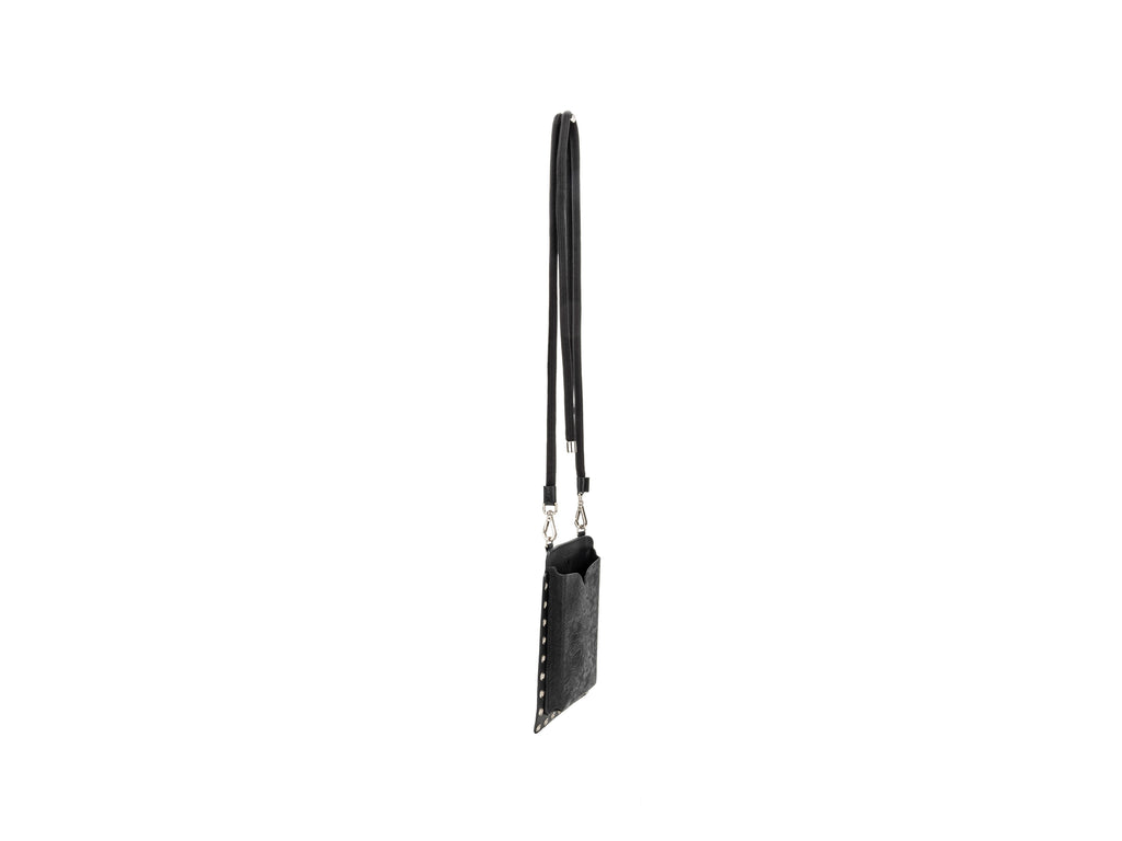 black_emboss - Quarter View