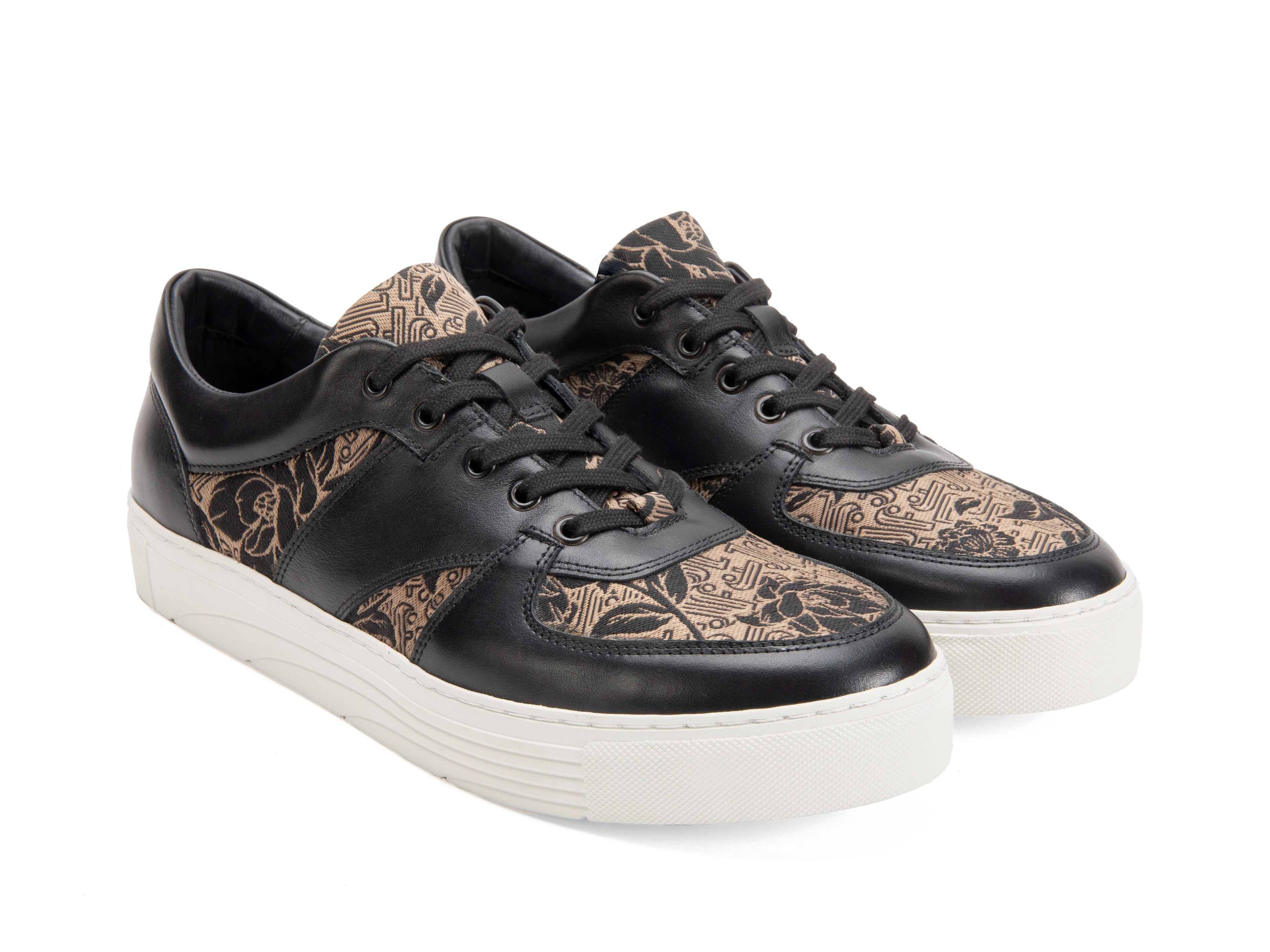 black_beige - Quarter View