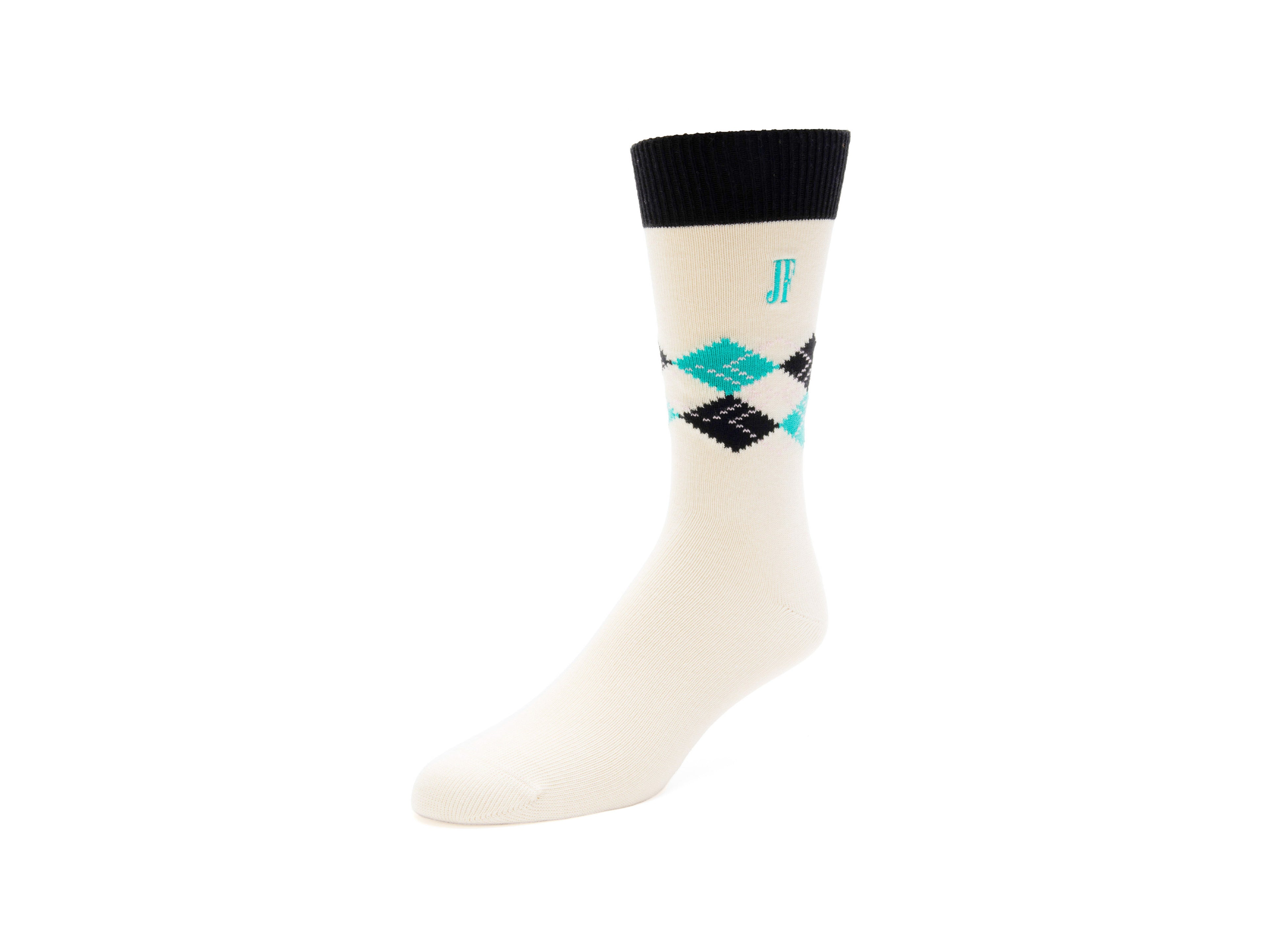 cream_black - Quarter View