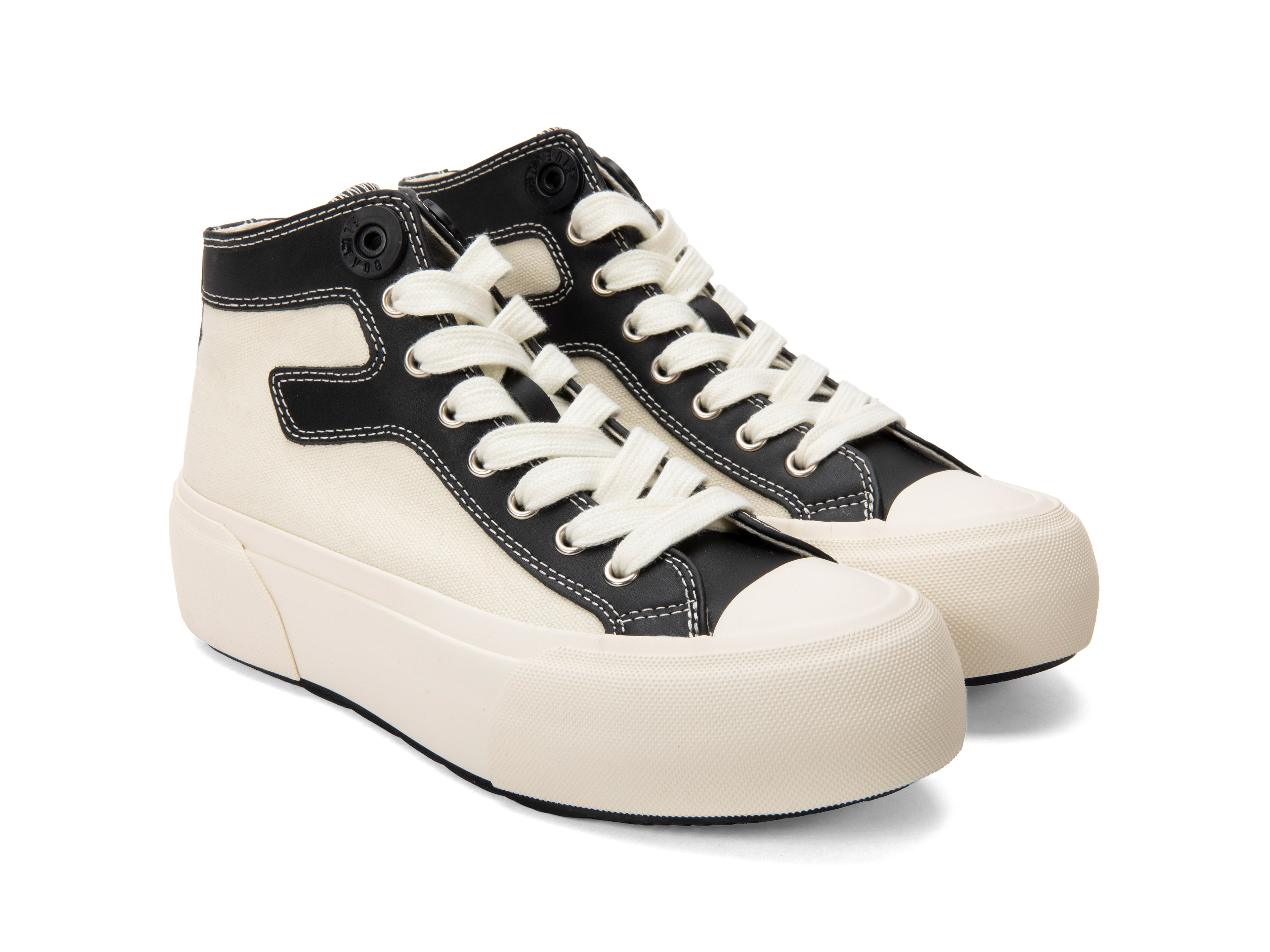 black_white - Quarter View