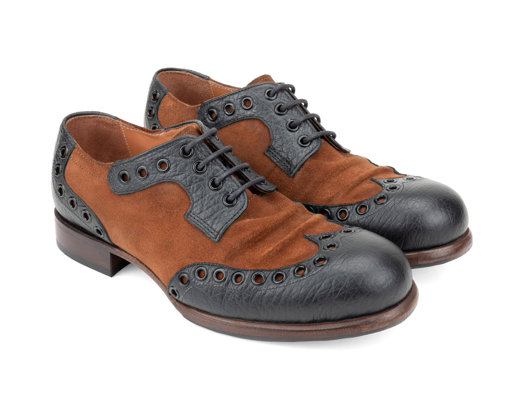 black_brown - Quarter View