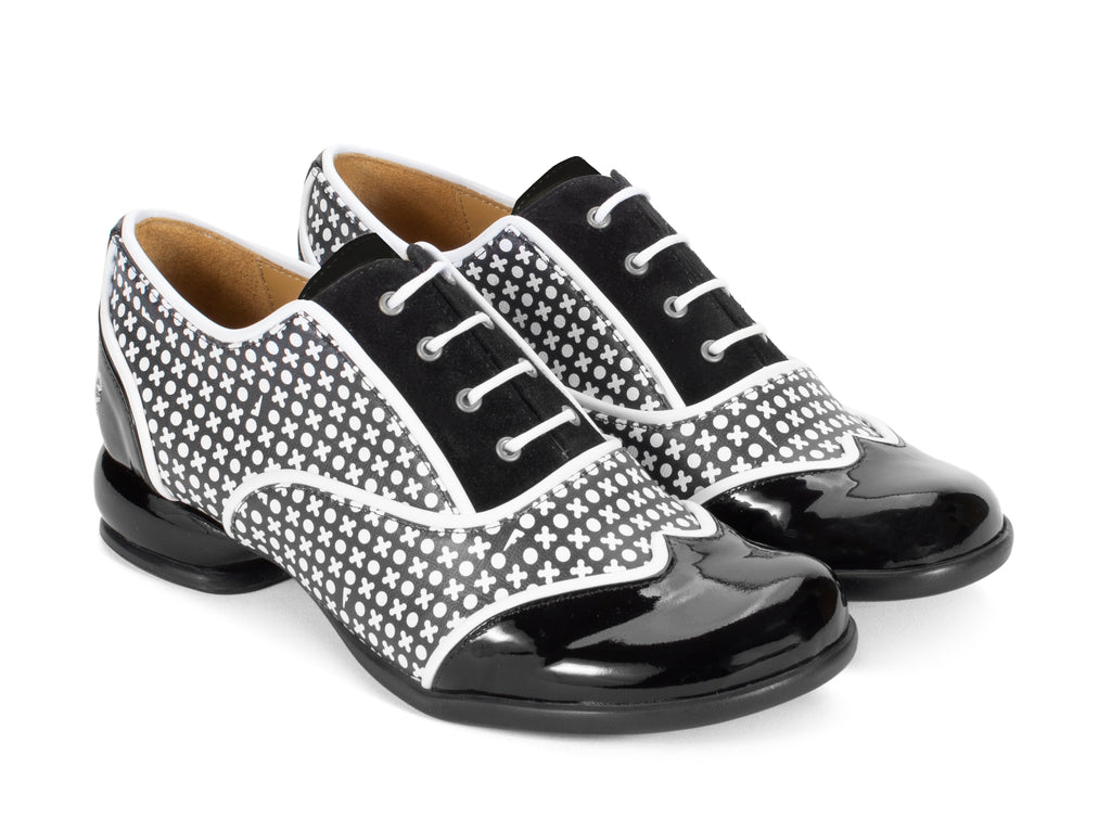 black_white_xo - Front