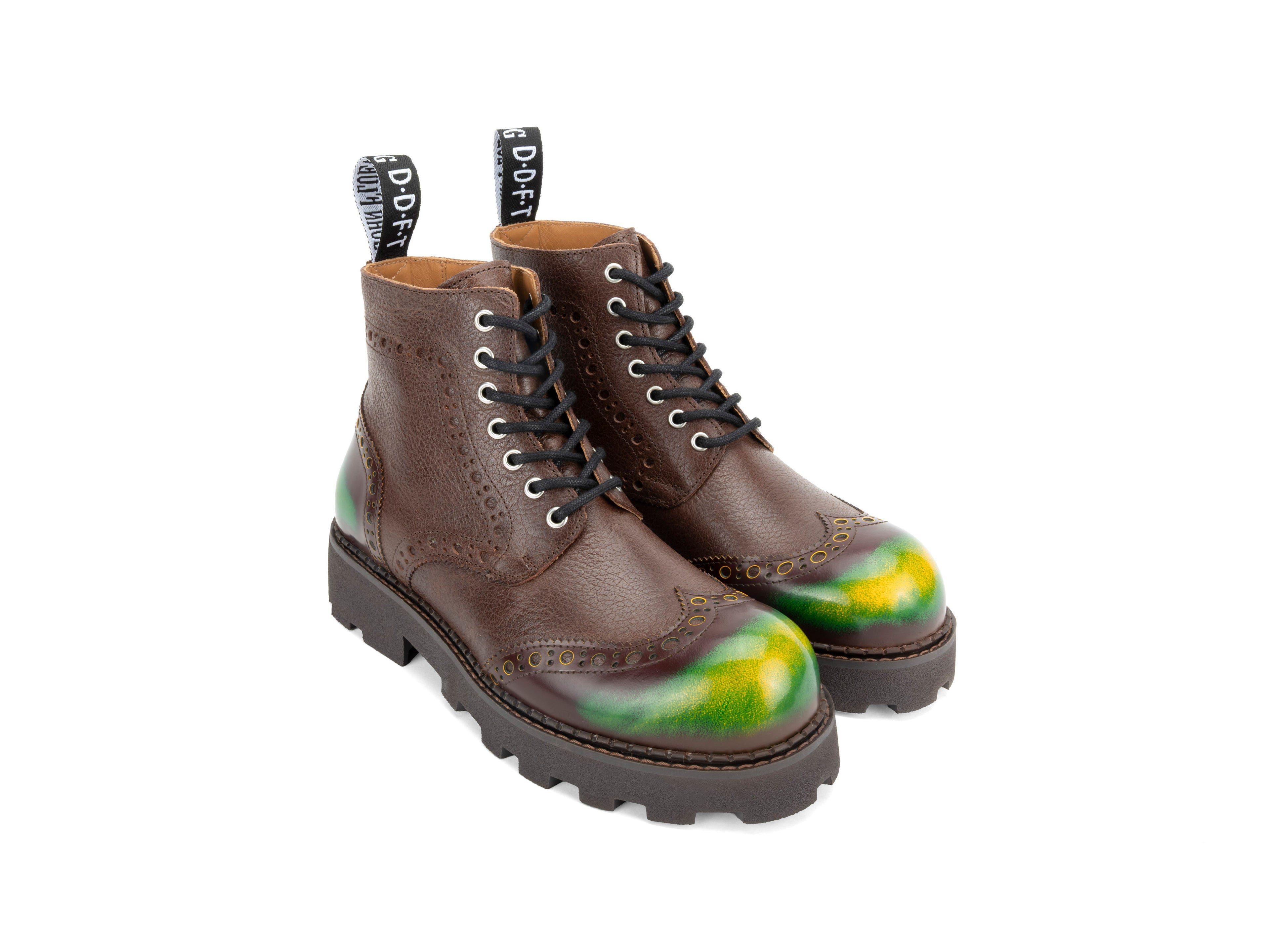 brown_green_yellow_rub-off - Quarter View