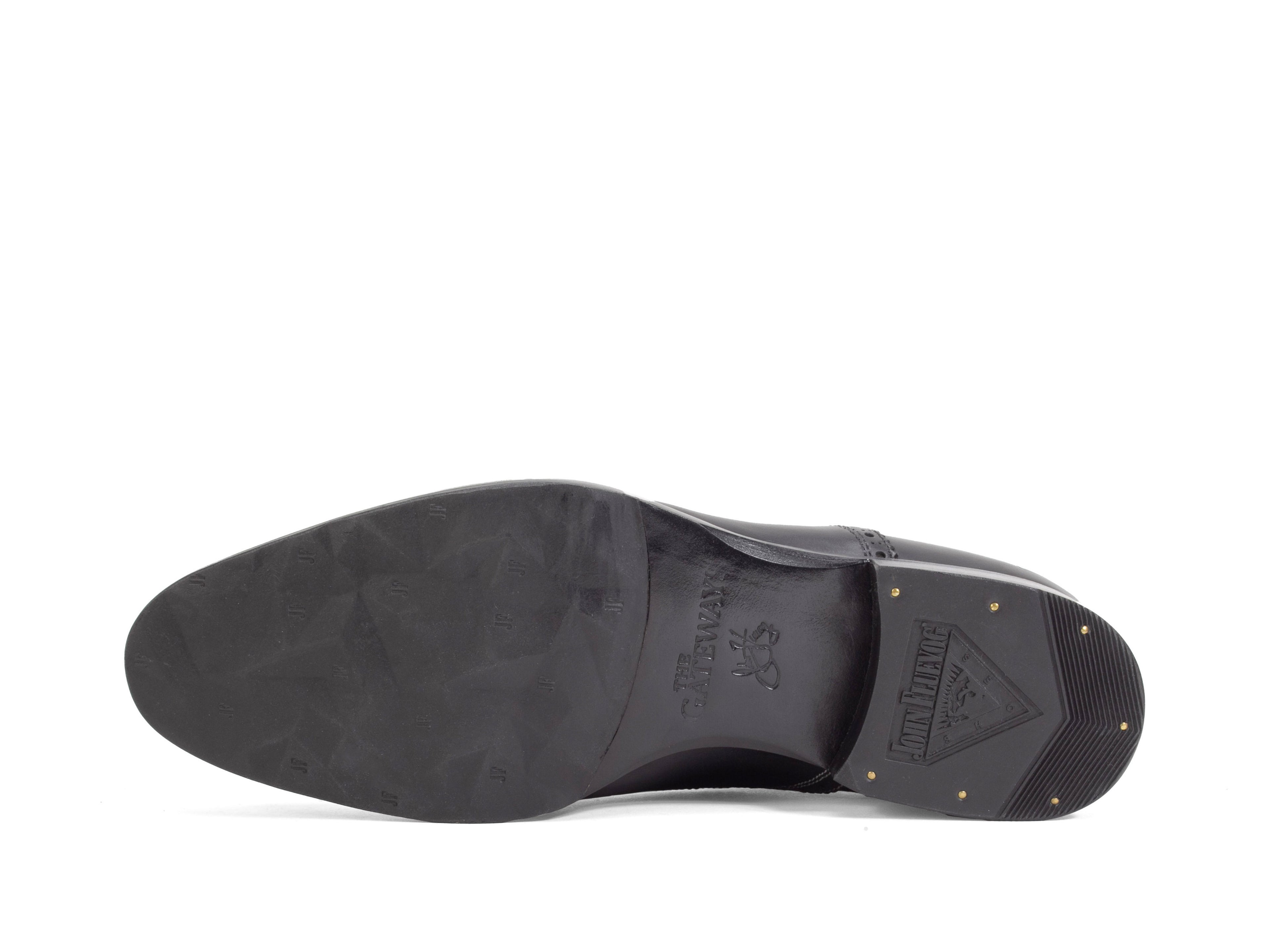 black_with_black_stitching - Sole