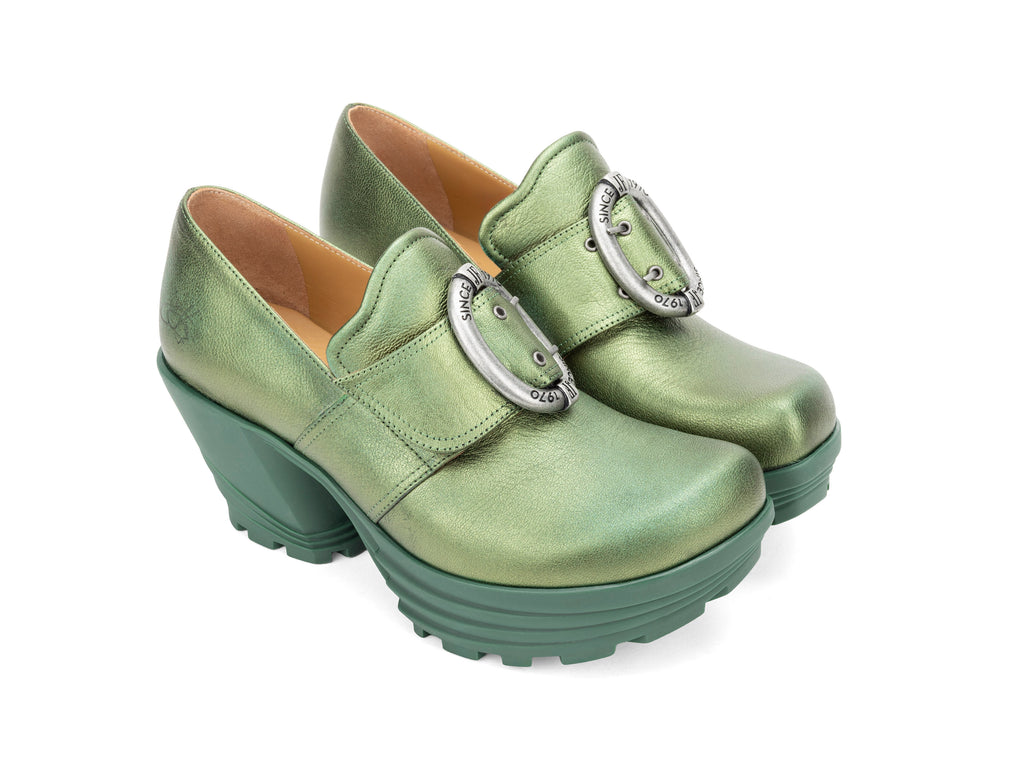green_metallic - Quarter View