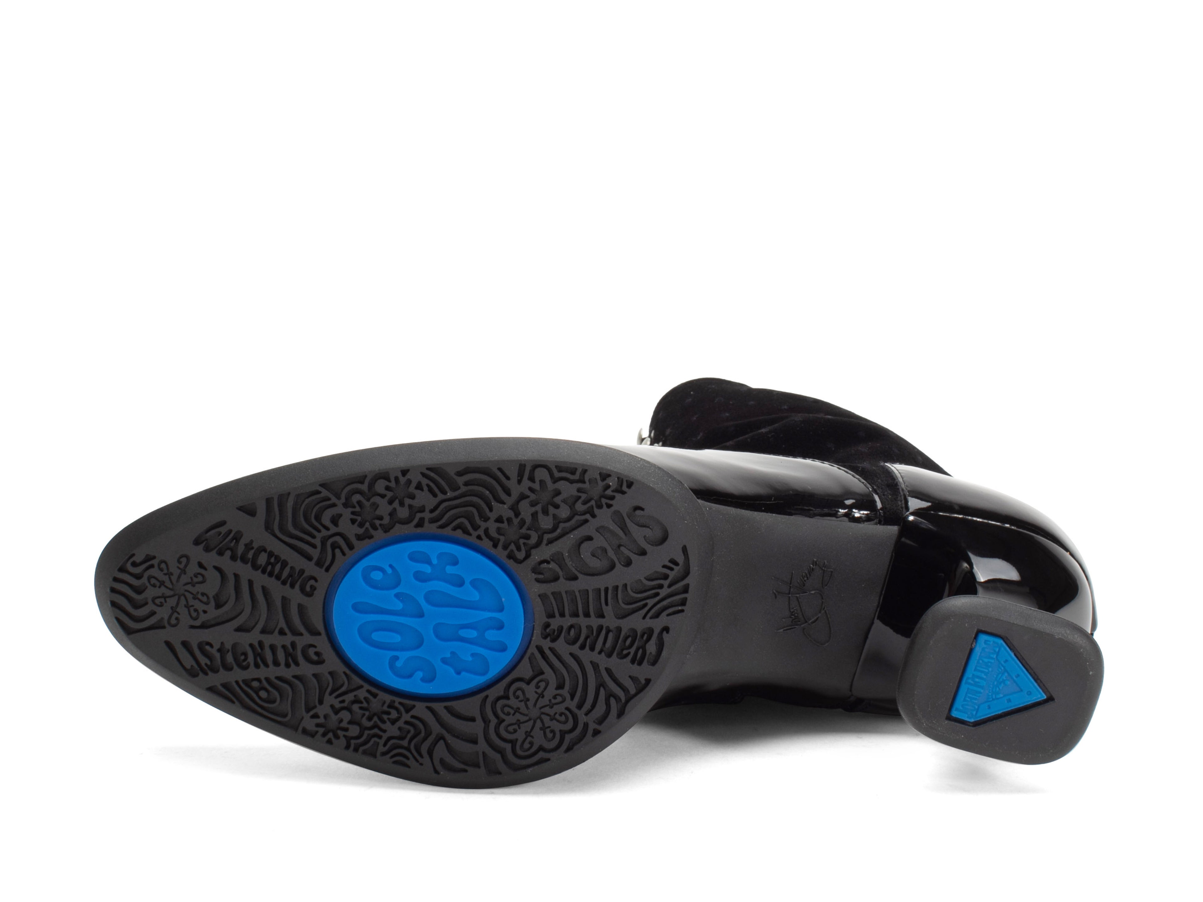 black - Sole View
