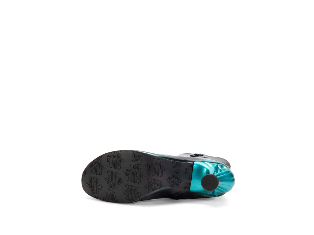black_teal_brush_off - Sole View