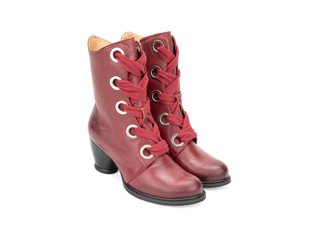 red - Quarter View