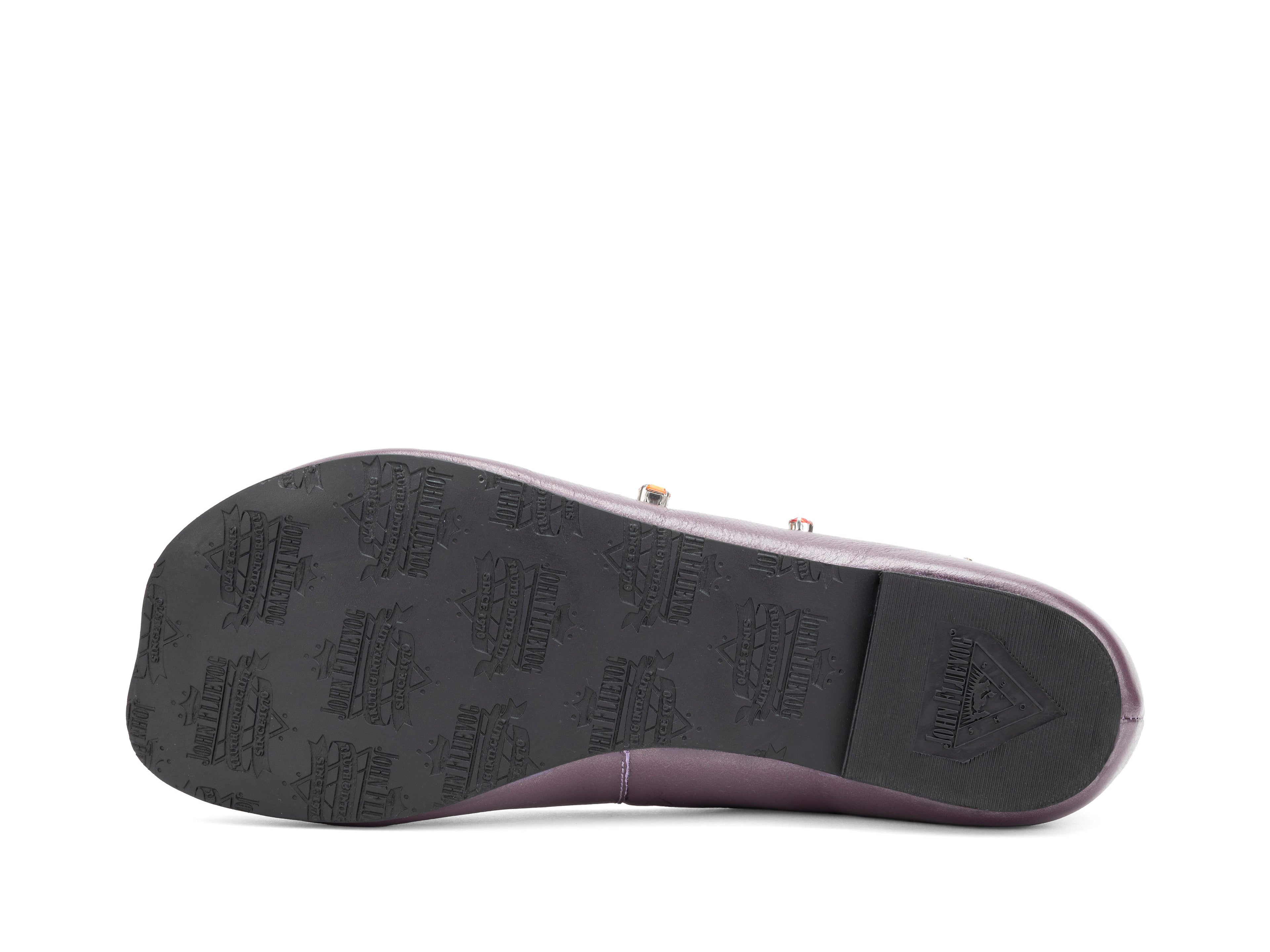plum - Sole View