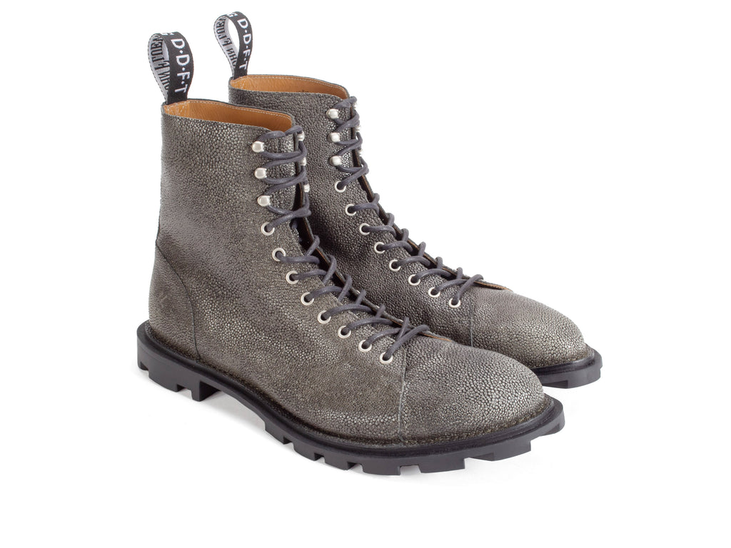 grey_pebble_brush_off - Front