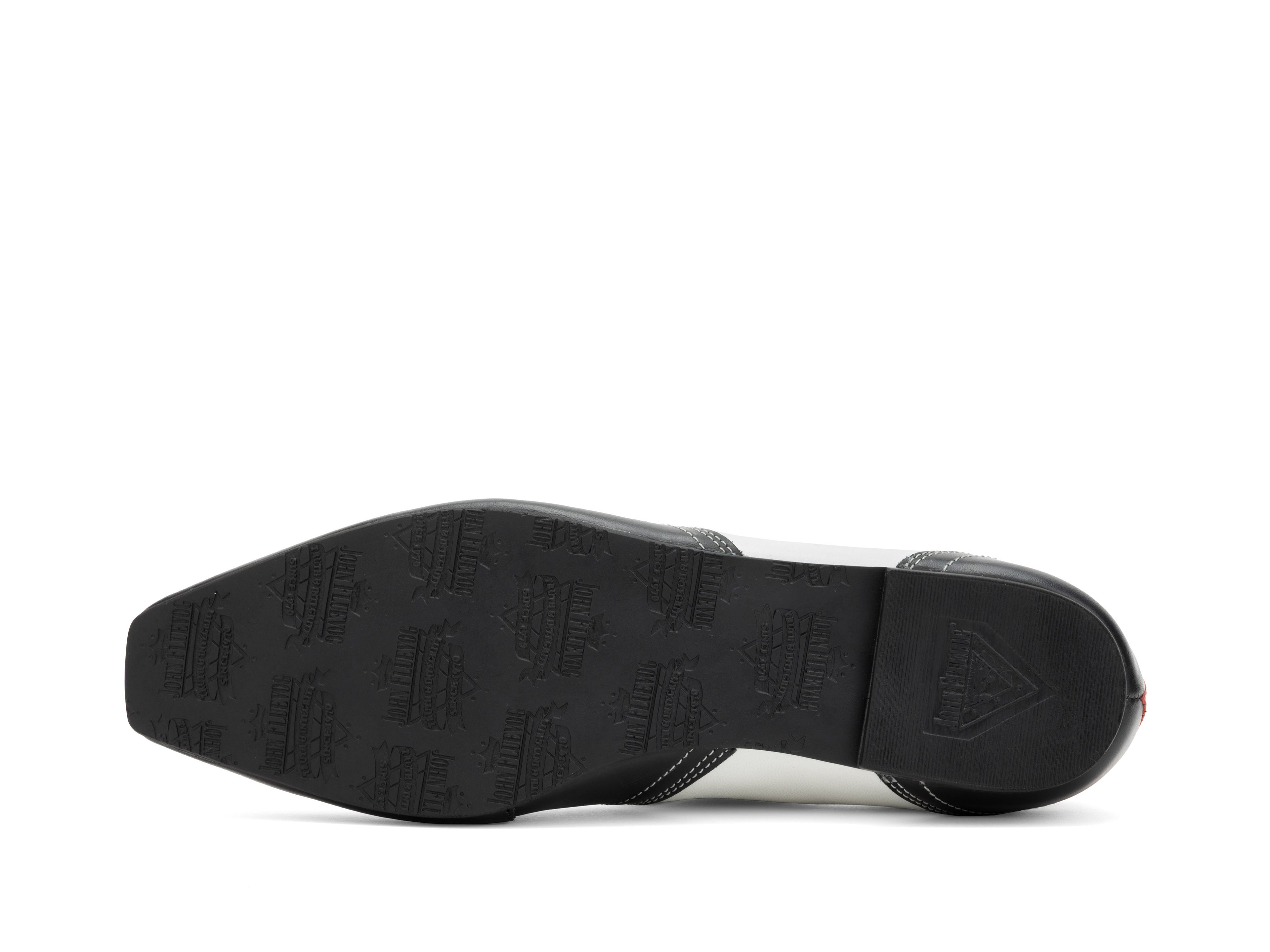 black_white_red - Sole View