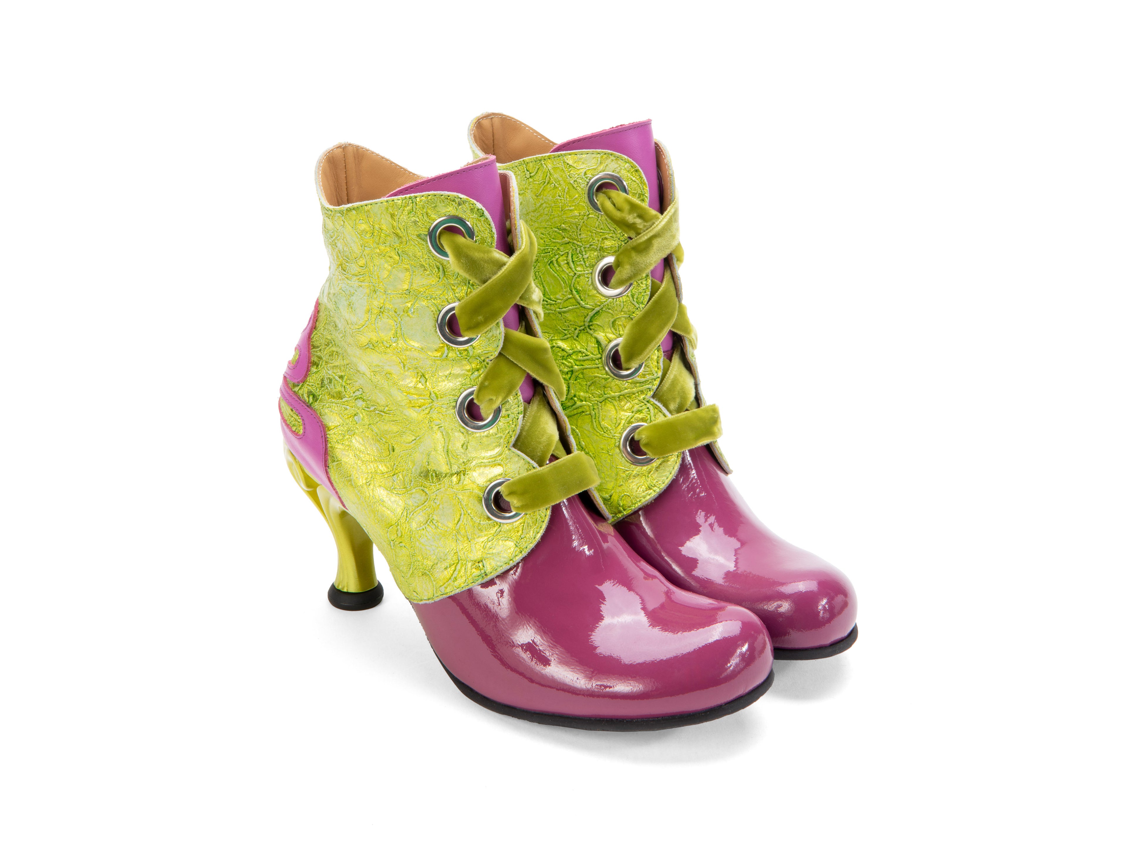 green_pink - Quarter View