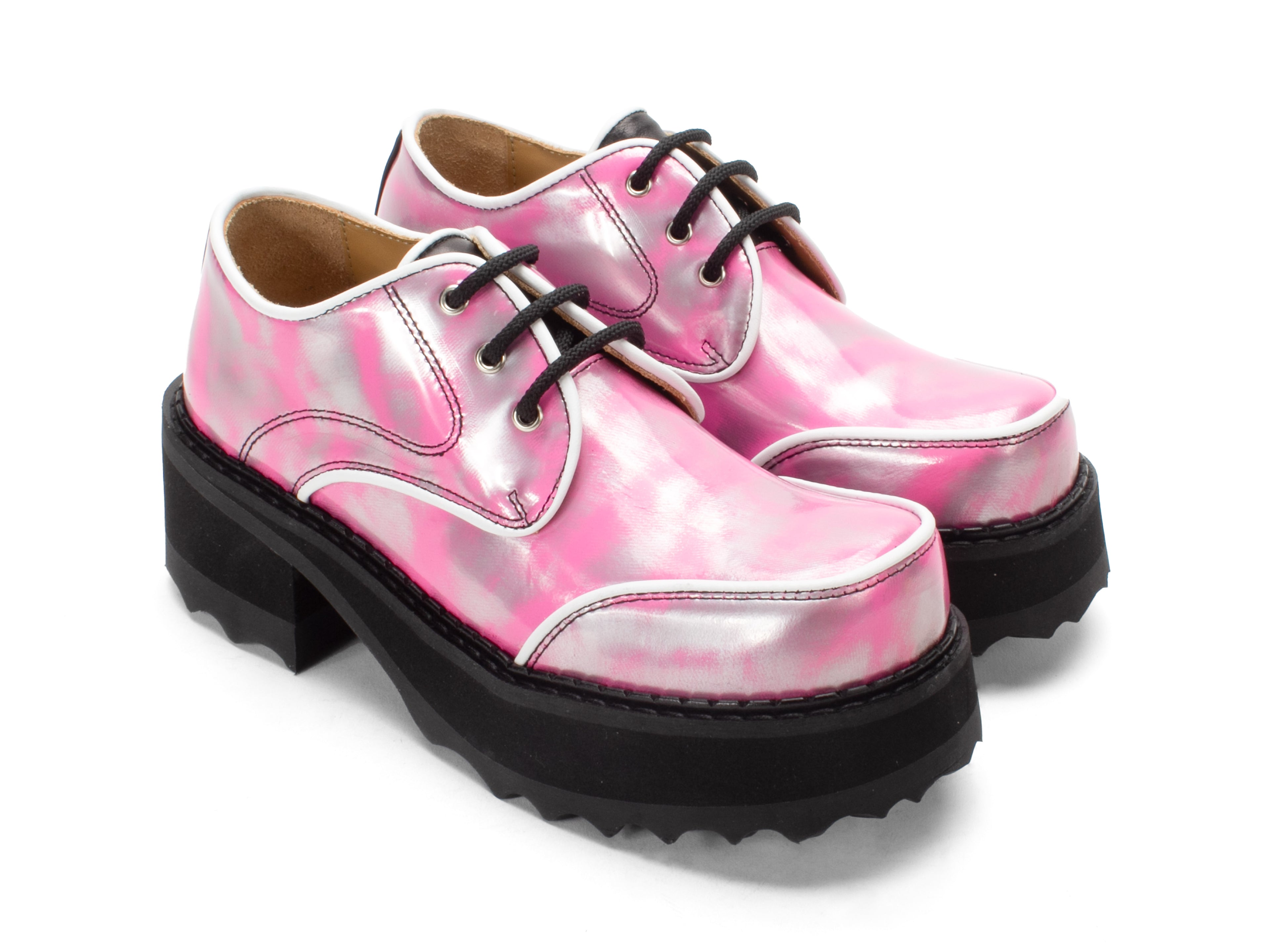 metallic_silver_pink - Front with black laces