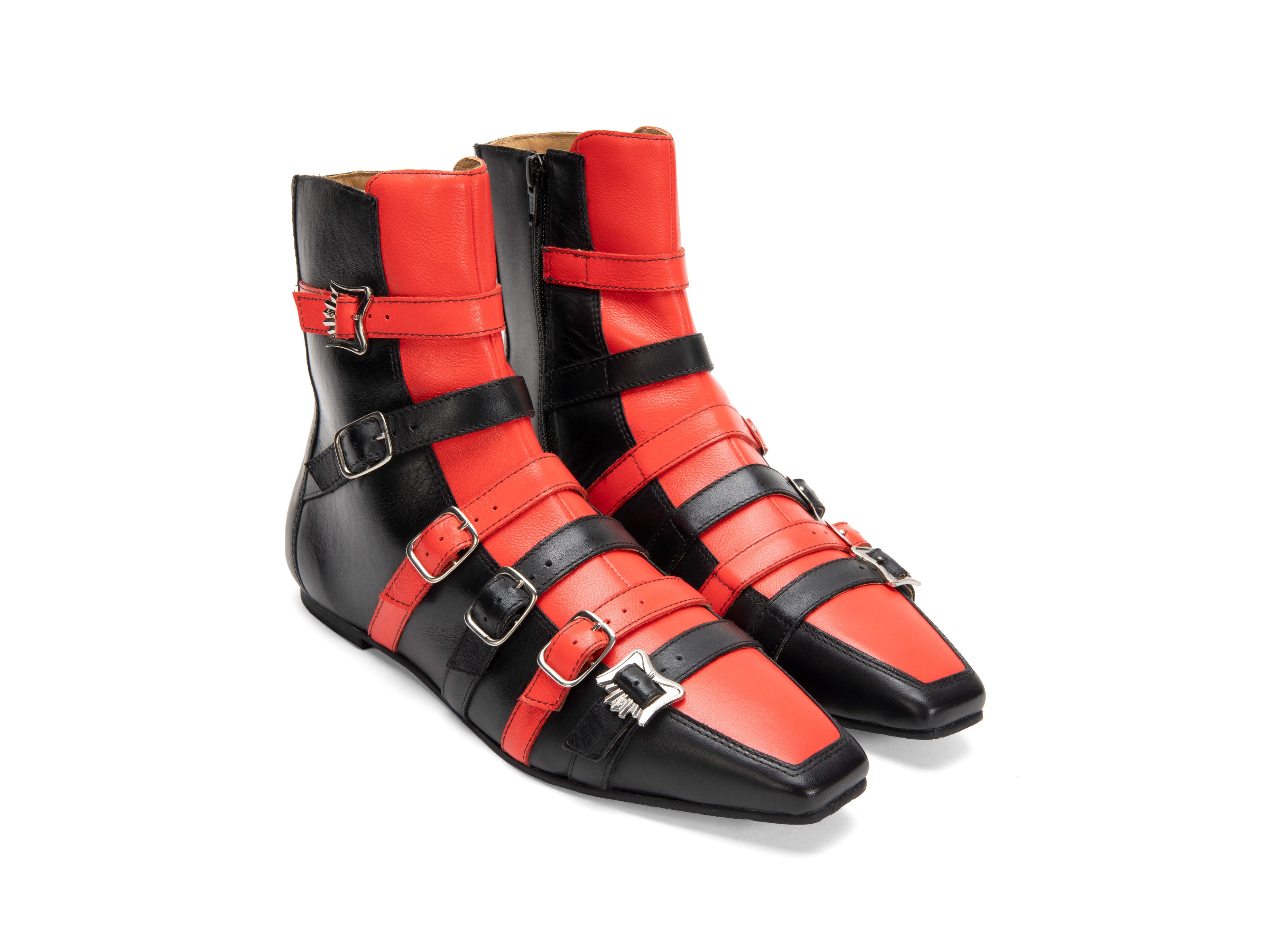 black_red - Quarter View